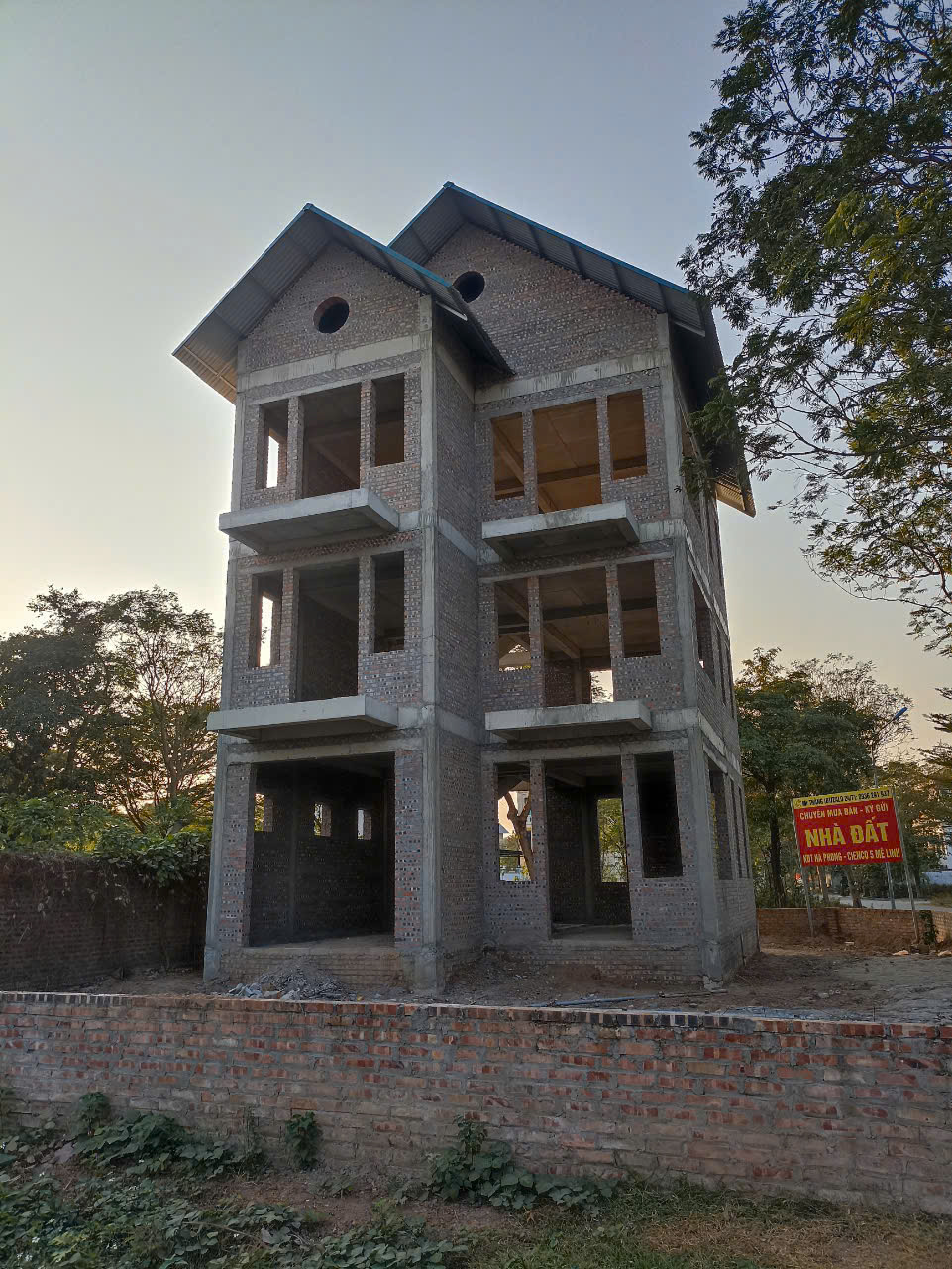 biet thu ha phong lo goc