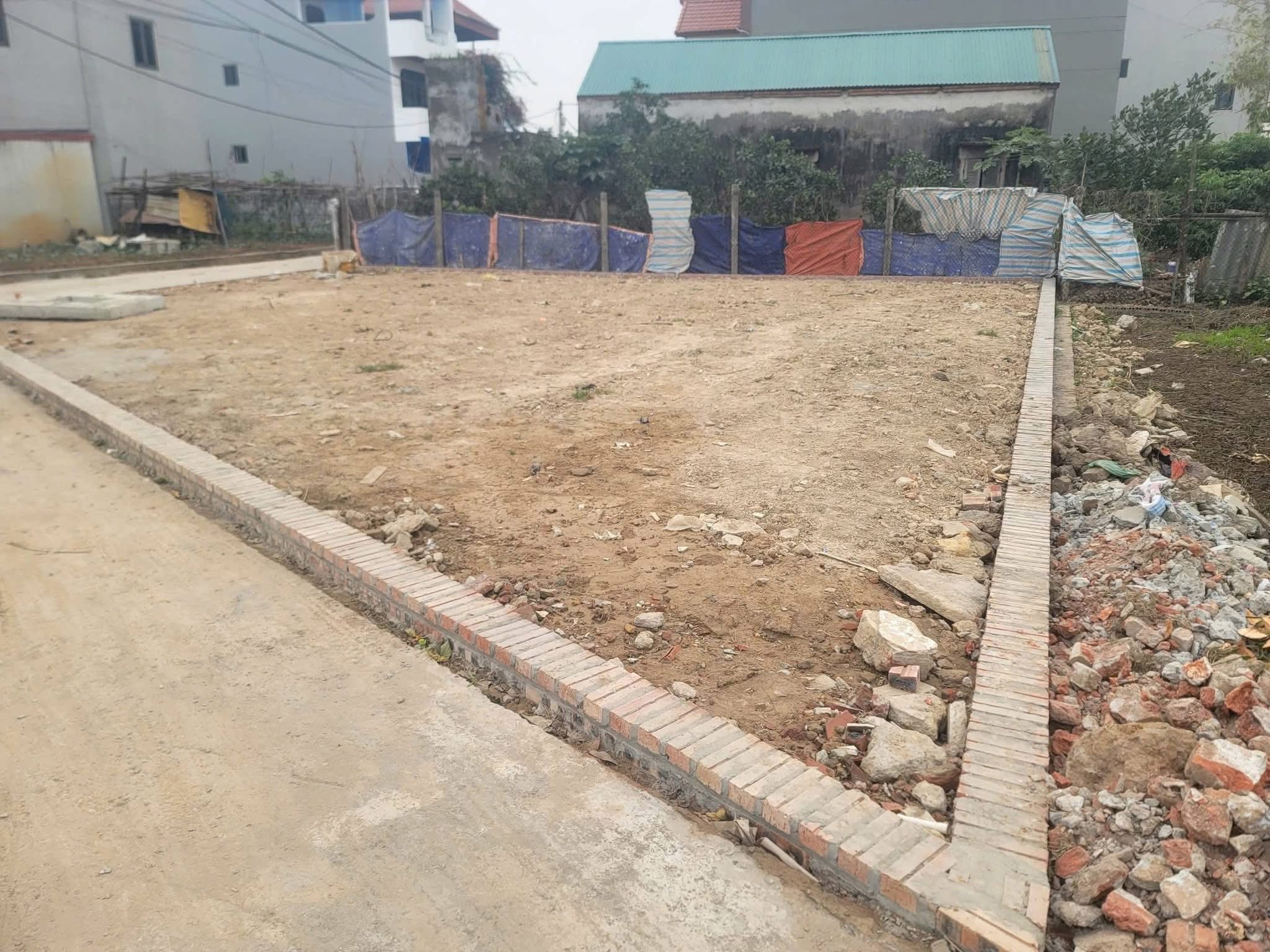 Lô Góc Bìa Làng Tổ 9 Quang Minh Mê Linh 3 79m to 9 quang minh 2